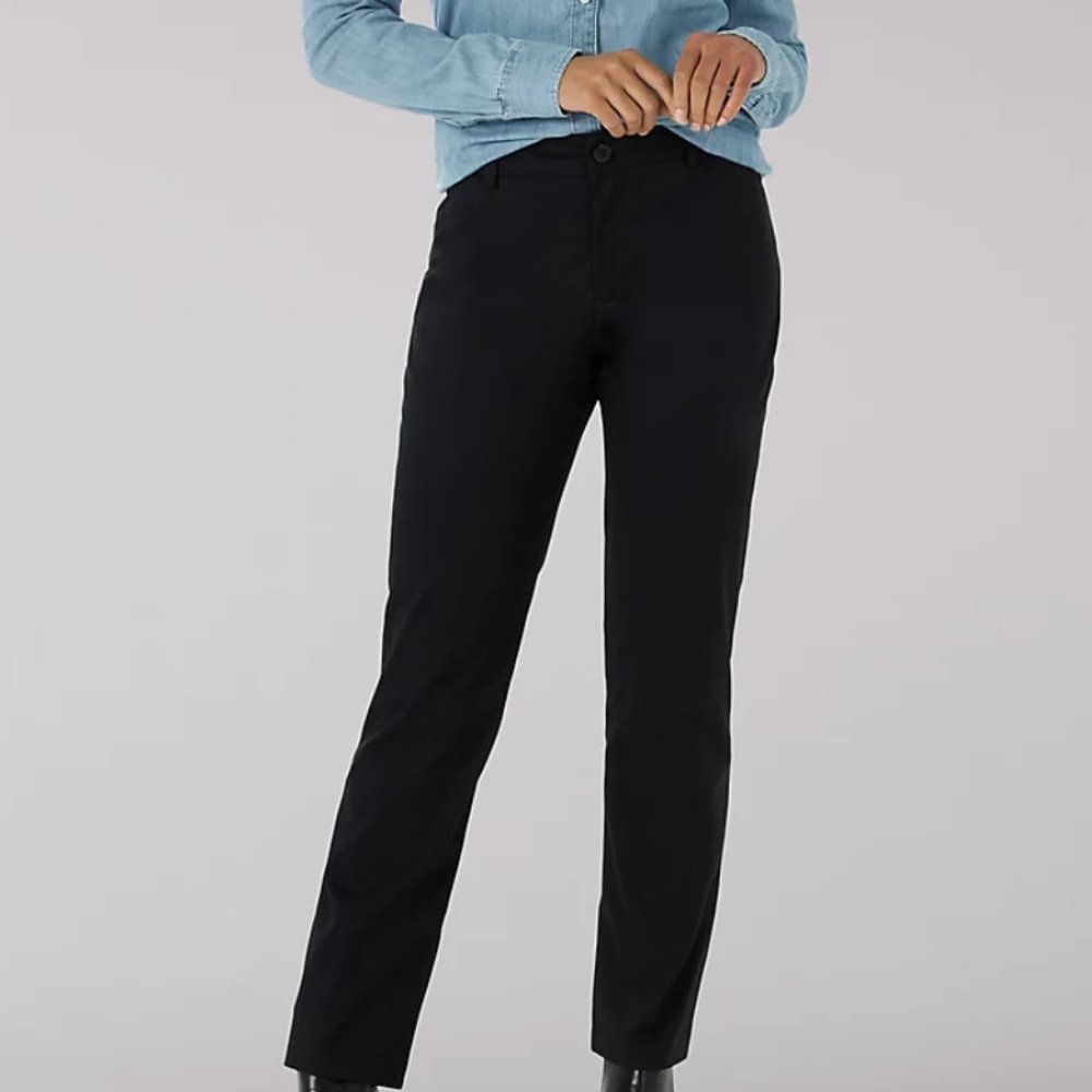 Lee Women’s Wrinkle Free Relaxed Fit Straight Leg Pant in Black